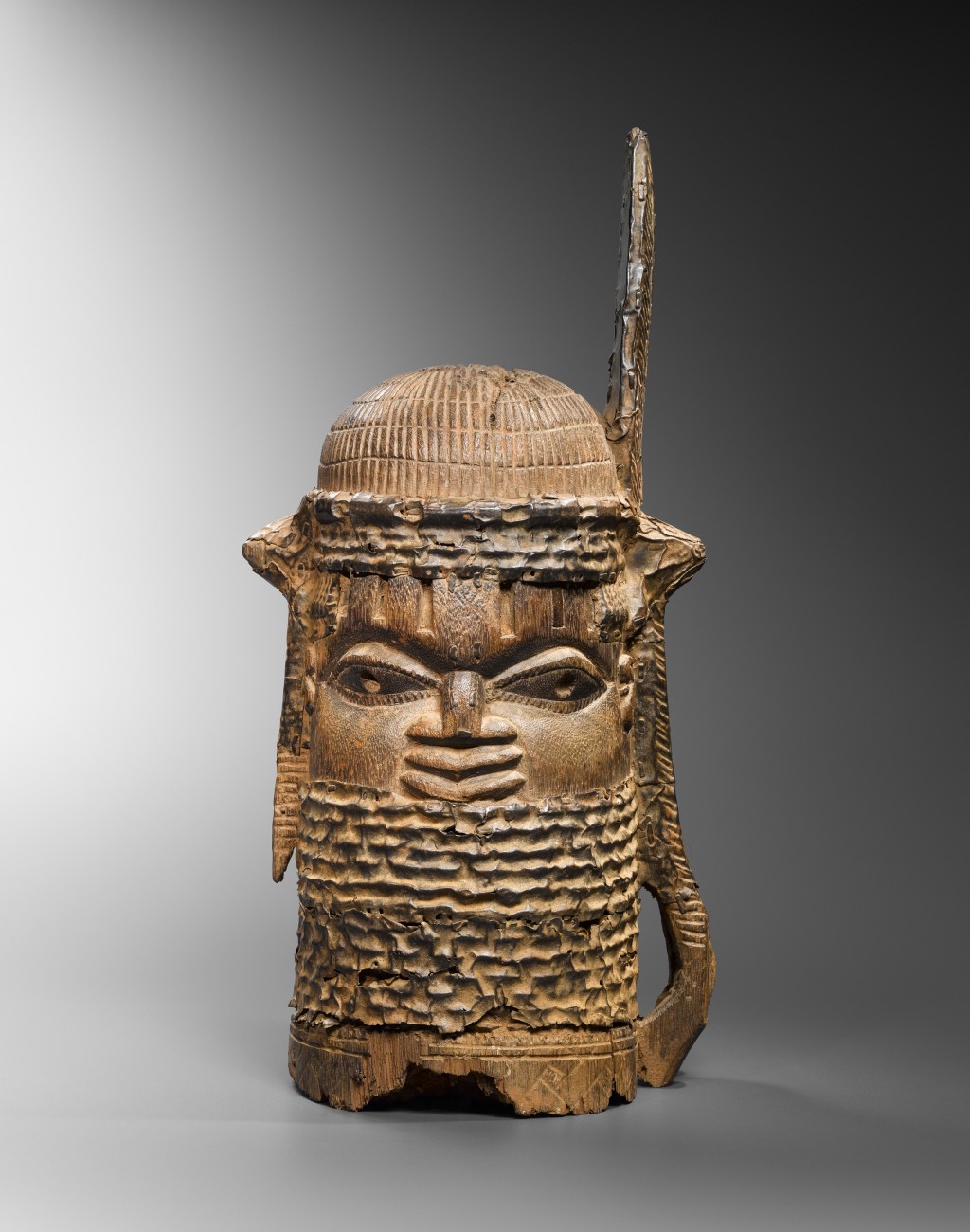 Benin head, Nigeria
Wood and metal - height 54 cm
Provenance: Old European Collection