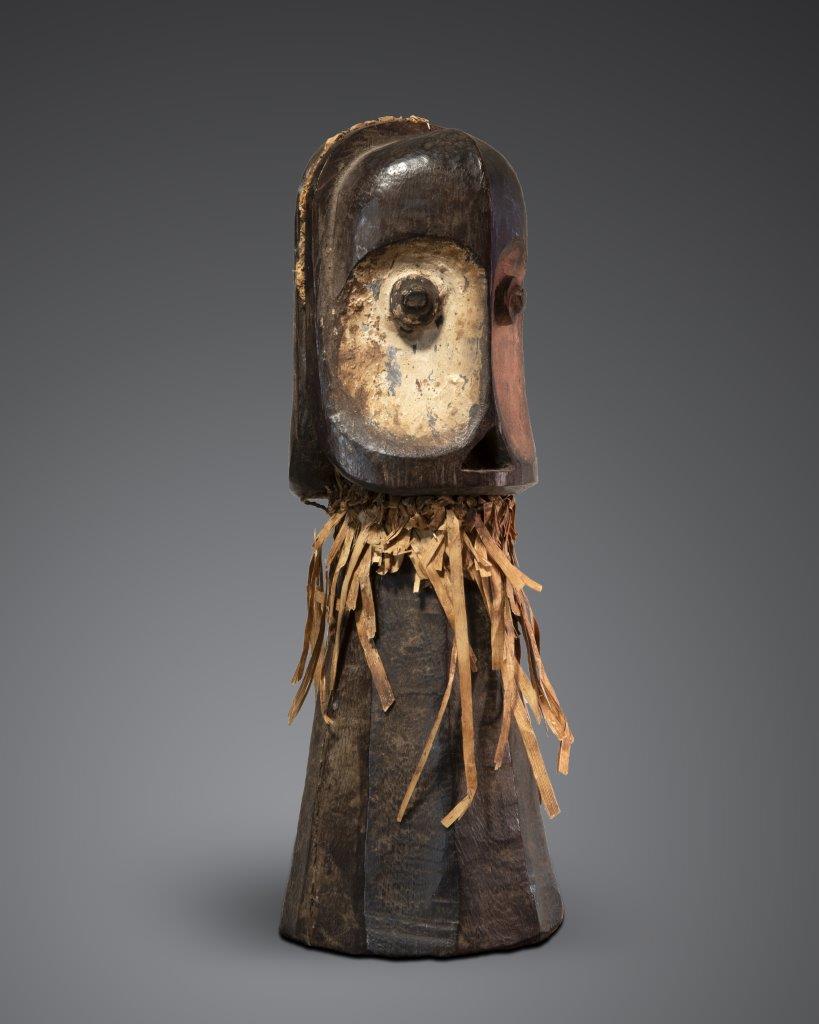 Bembe Janus head.Kalunga D.R. of Congo
Wood H : 26cm
Provenance: Verbeemen Belgium
Pierre Dartevelle